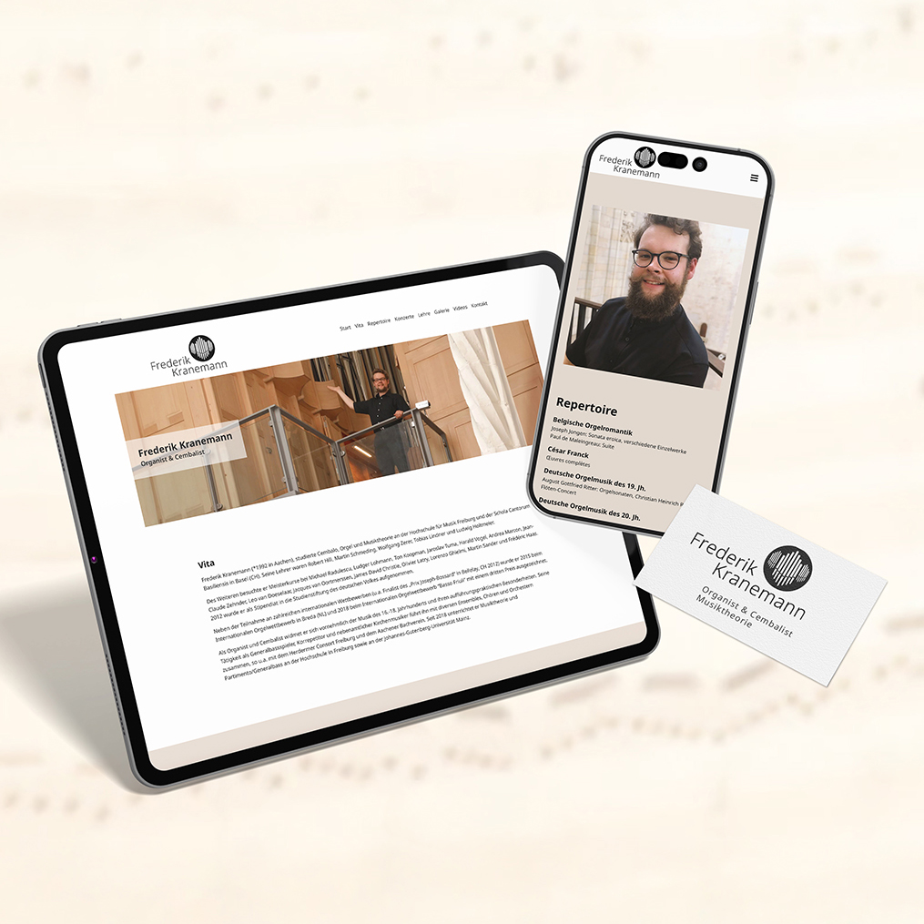 Foto von Tablet, Smartphone und Visitenkarte mit Branding, Website, Foto, Biografie und Kontaktdaten von Frederik Kanenmann.